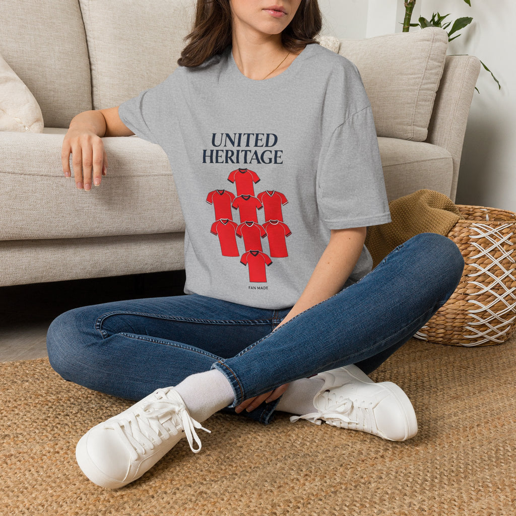 Manchester United Heritage Tee — "UNITED HERITAGE" Red Jersey Graphic 